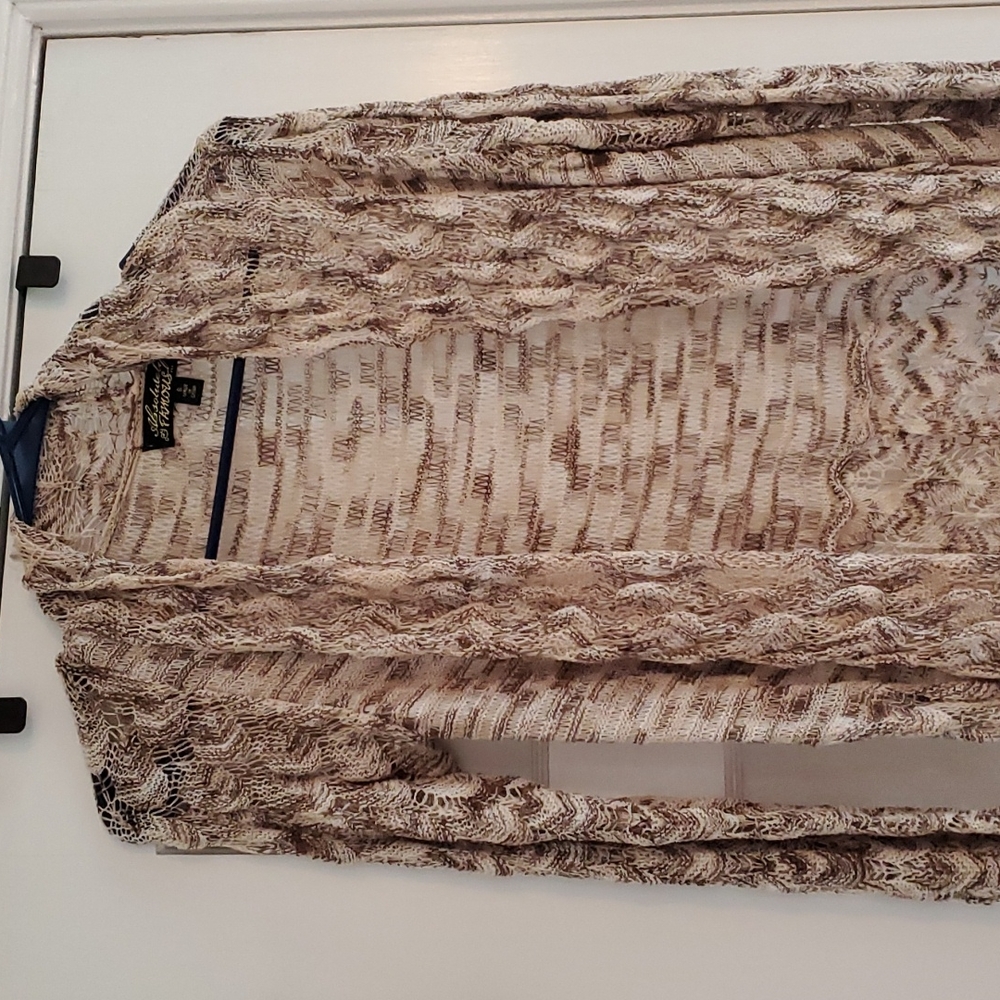 Small Cardigan - Picture 2 of 3